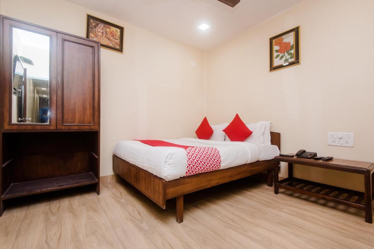 Oyo Shivar Guest House Near Carnival Cinemas Imax Bombaj Zewnętrze zdjęcie